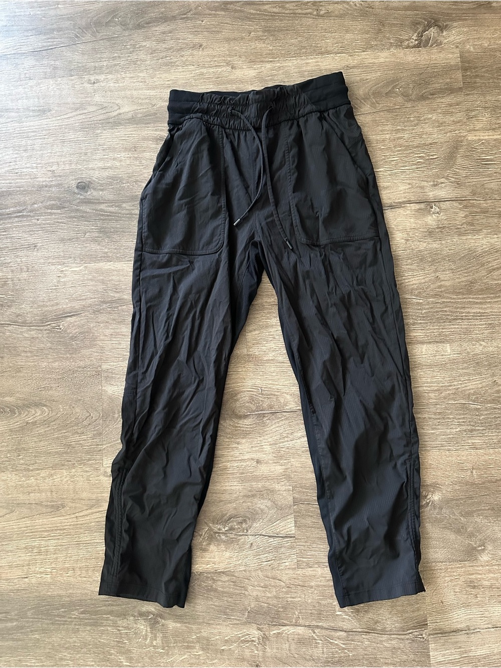 Lululemon Black Lightweight Drawstring Midrise Crop Pant 4